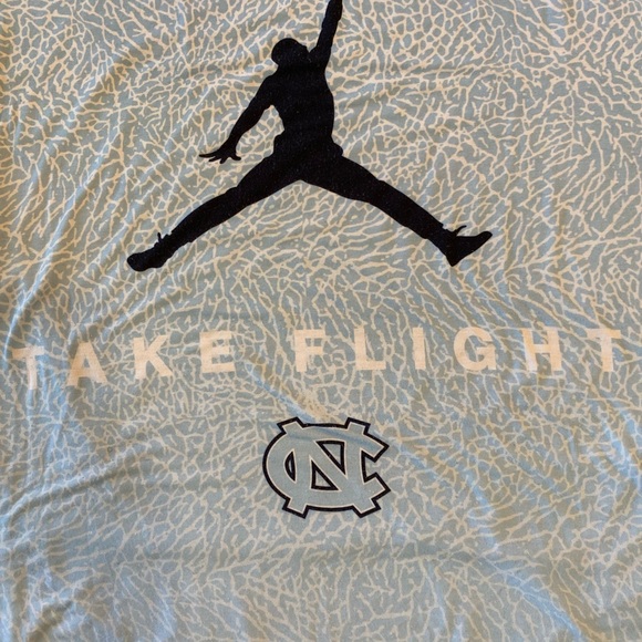 Jordan Mens NC Tar Heels Take Flight Blue T Shirt w Large Air Jordan Logo/ M - Picture 3 of 13